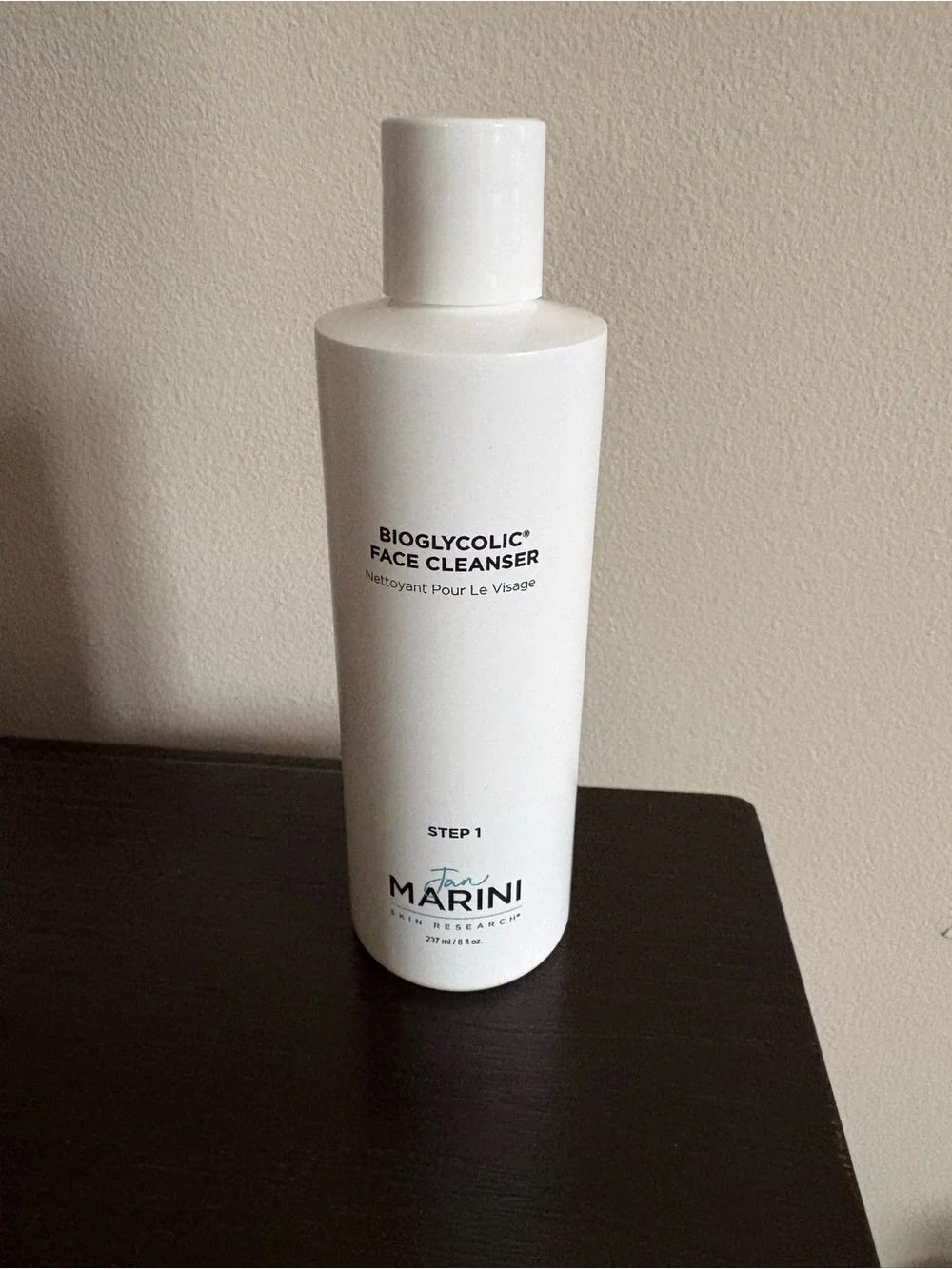 Jan Marini Bioglycolic Face Cleanser — White